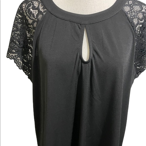 Torrid round neckline with keyhole front lace shoulder size 0 plus size - Picture 11 of 12